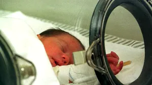 Incubatorul în care a fost ars bebeluşul era vechi de 36 de ani