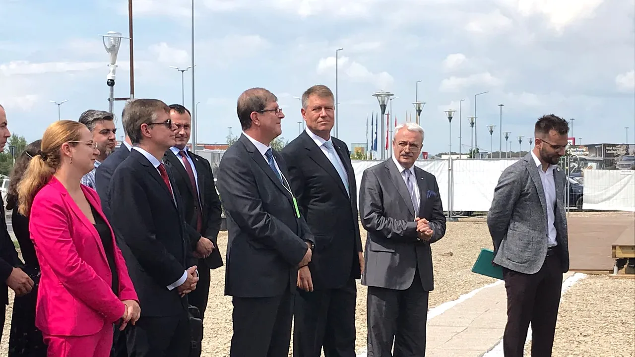 Iohannis, la evenimentul de lansare a prototipului unei case solare: O mulţime de idei incoerente ajung de multe ori iniţiative legislative sau ordonanţe