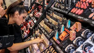 Substanţe care pot provoca cancer, găsite în cosmetice, inclusiv în România