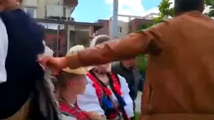 VIDEO Nouă melodie electorală pro-PSD: Frunză verde de bostan/Eu nu-i fac sluj lui Timmermans