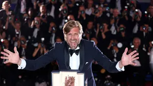 Suedezul Östlund câştigă al doilea Palme d'Or cu „Triunghiul tristeţii”