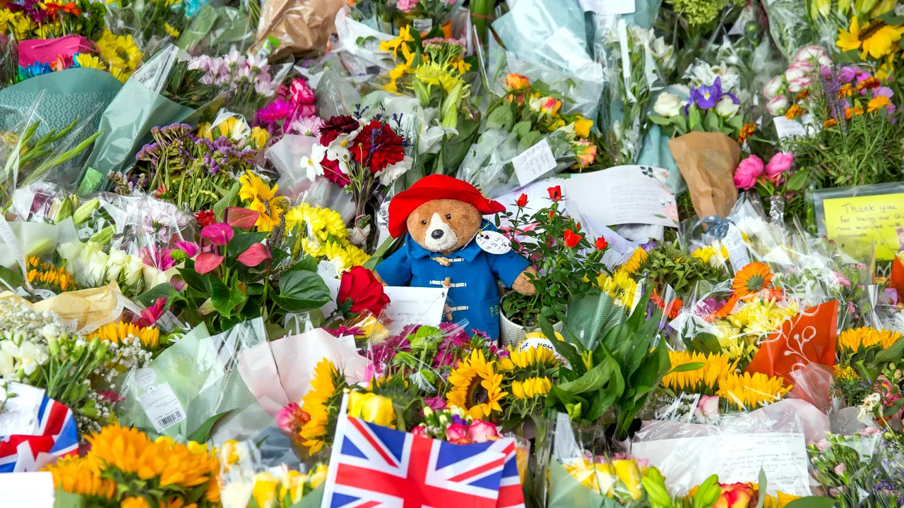 Florăriile turceşti se întrec pentru a satisface cererea britanică, în creştere după moartea reginei