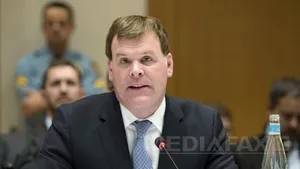 Ministrul canadian de Externe: Intervenţia rusă în Ucraina este 