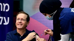 COMENTARIU Lelia Munteanu. Israel: „A salva vieţi, menţinând rutina vieţii”