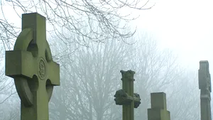 O bombă funcţională a fost descoperită într-un cimitir din Oradea