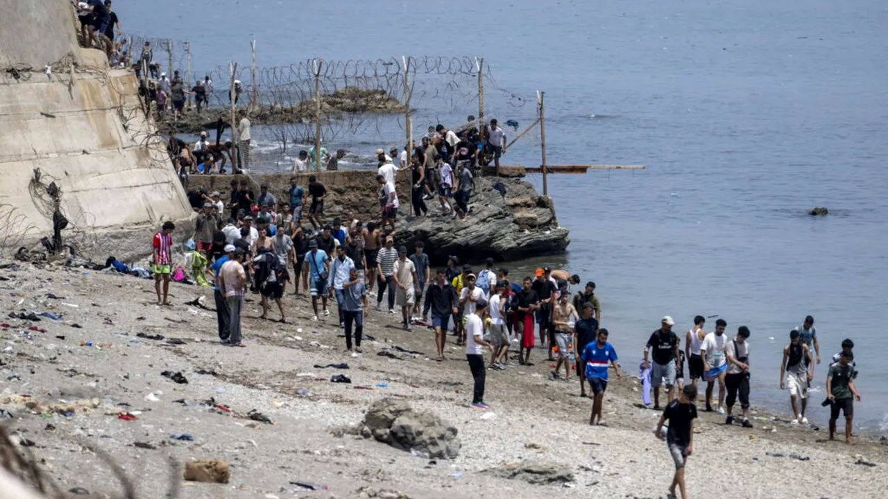Locotenent-colonelul Lobo recunoaște că el a decis să deschidă poarta de la frontiera Ceutei în timpul invaziei migranților