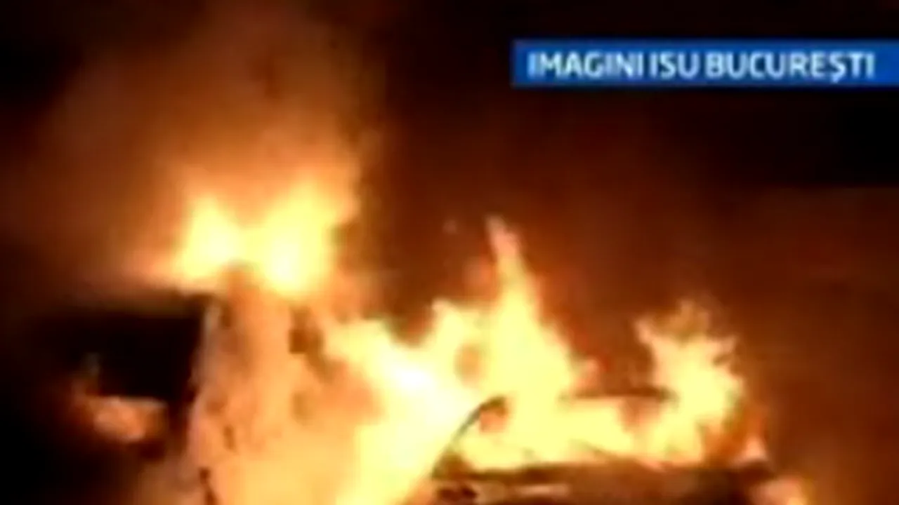 Două maşini au ars într-un incendiu în cartierul Rahova din Capitală (Video)