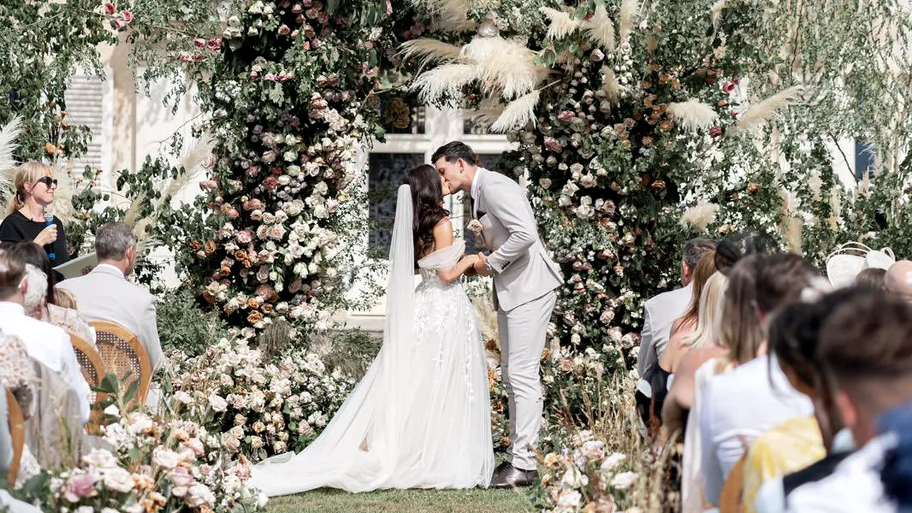 Harry Maguire s-a căsătorit cu iubita lui din copilărie într-un castel din Franţa