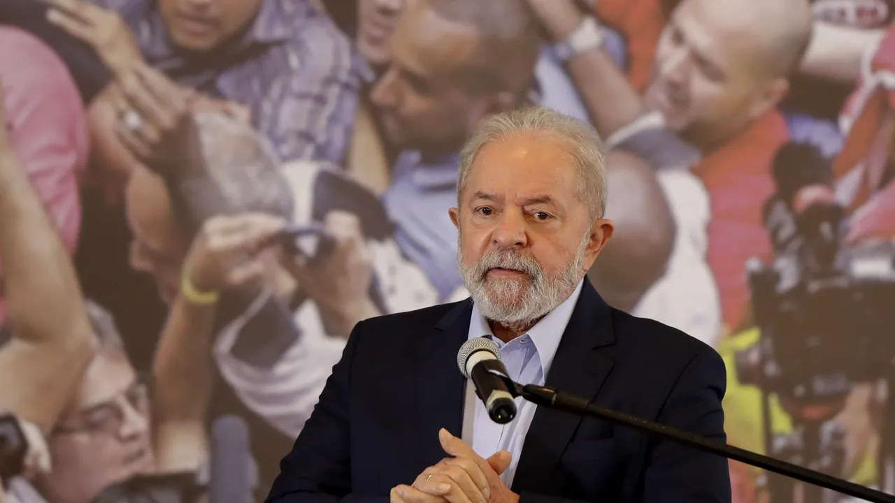 Alegeri prezidenţiale în Brazilia. Lula îşi măreşte avansul faţă de Bolsonaro cu o săptămână înainte de vot