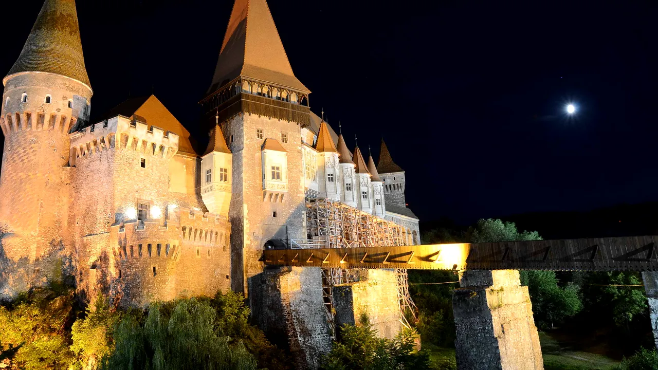 Primăria Hunedoara, încasări de peste 1 milion de euro din Castelul Corvinilor. Câţi turişti au vizitat anul acesta cel mai important monument de arhitectură gotică din România