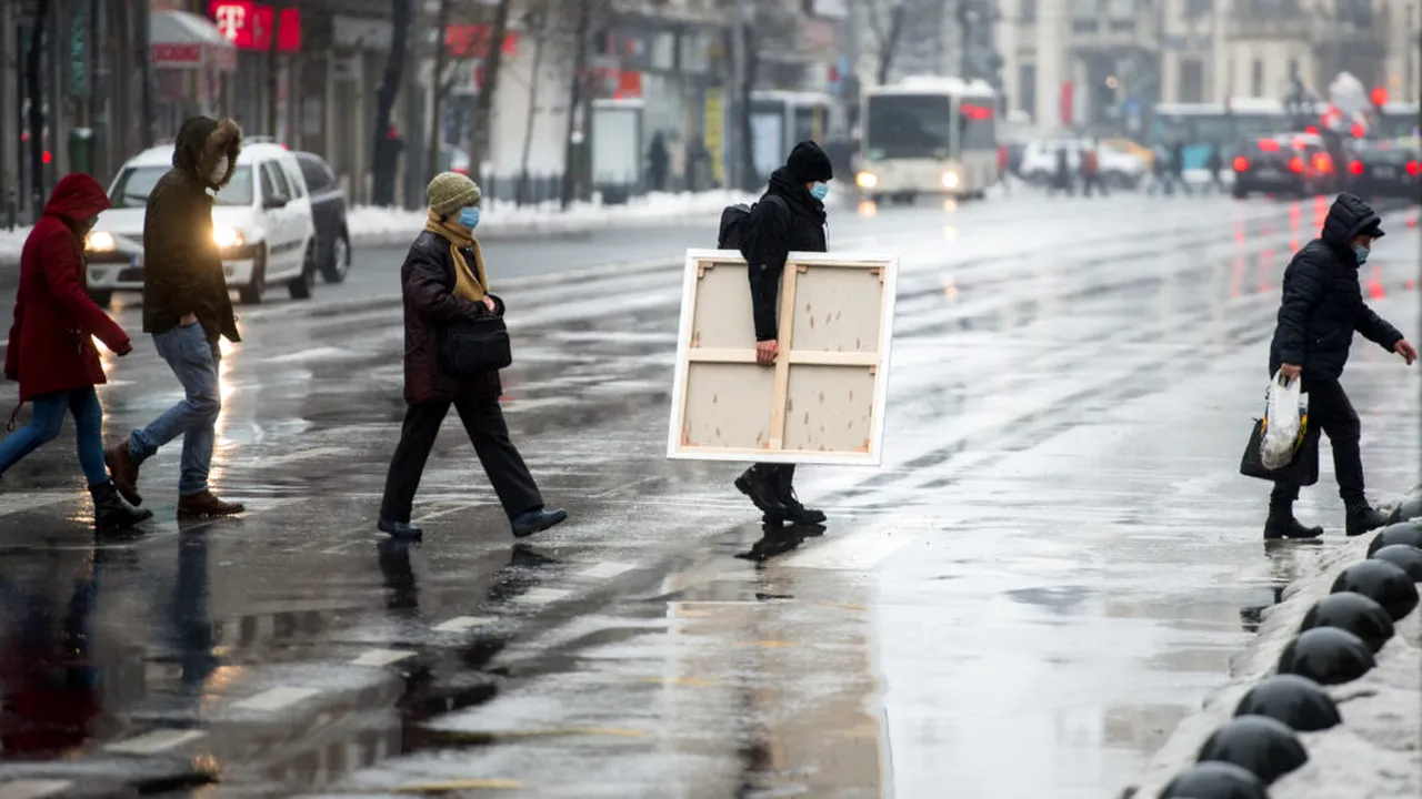 Vremea se strică până duminică: Ploi abundente, lapoviță, ninsori și răcire bruscă a vremii