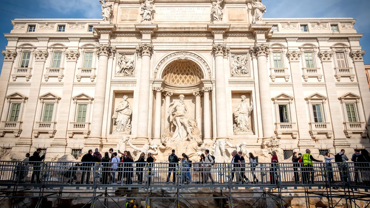 Fântâna Trevi din Roma a fost restaurată. Obiectivul turistic a fost prezentat duminică