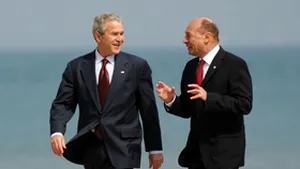 Bush mulţumeşte românilor pentru contribuţia în Irak şi Afganistan