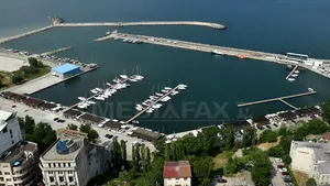 Un iaht în care se aflau doi bărbaţi s-a răsturnat lângă Portul Tomis