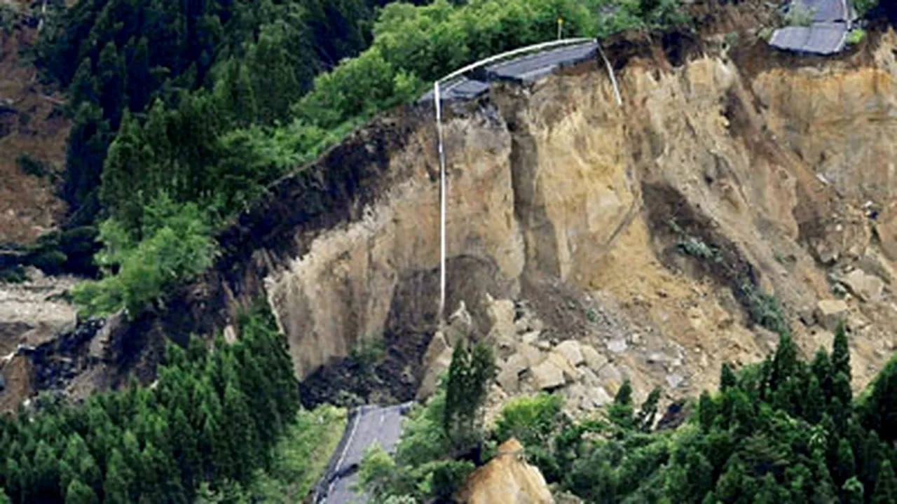 Japonia: Şase morţi în urma unui cutremur de 7,2 grade pe scara Richter (Video ProTv)