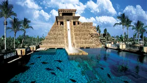 Distracţie înspăimântătoare: Parcul în care turiştii alunecă printr-un tunel înconjurat de rechini - FOTO