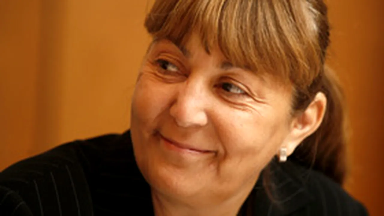 Macovei: Ar fi bine să existe incompatibilităţi între activitatea de parlamentar şi cea de notar