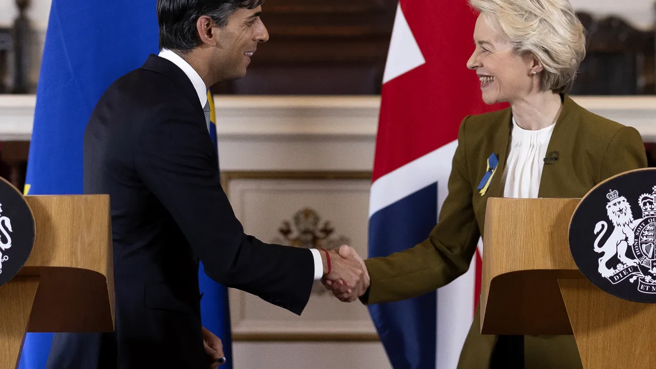 Nou acord între Marea Britanie şi UE privind statutul post-Brexit al Irlandei de Nord 