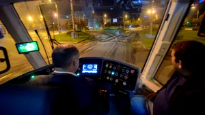 Cât costă, de fapt, un kilometru parcurs de un tramvai în București. Suma este cu aproape 40% peste cea din Cluj. Călători acoperă doar 17-19% din costurile serviciului