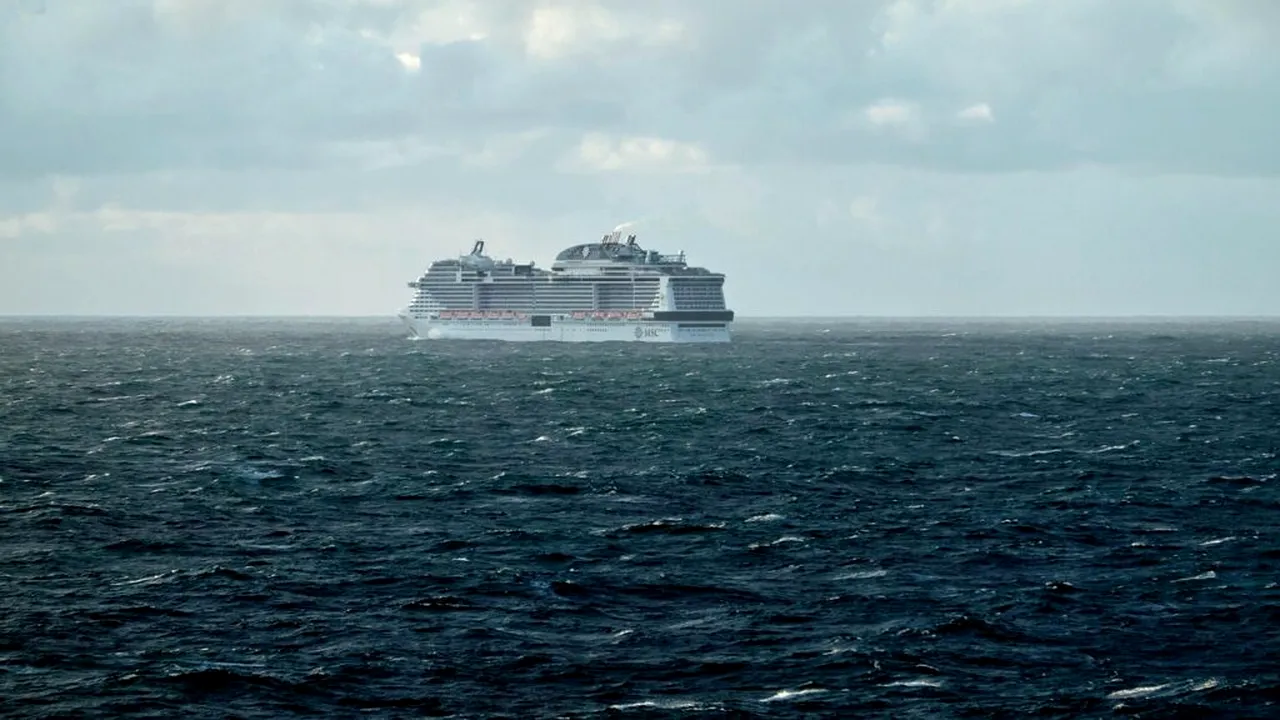 Un pensionar a căzut de pe un vas de croazieră în apropiere de Tenerife. O amplă operațiune de căutare a fost lansată