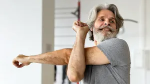 Patru exerciții simple care îți spun cât ai îmbătrânit cu adevărat