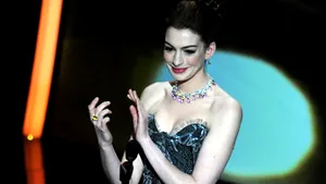 OSCAR 2011 - GALERIE FOTO: Vezi cu ce toalete au defilat vedetele pe covorul roşu