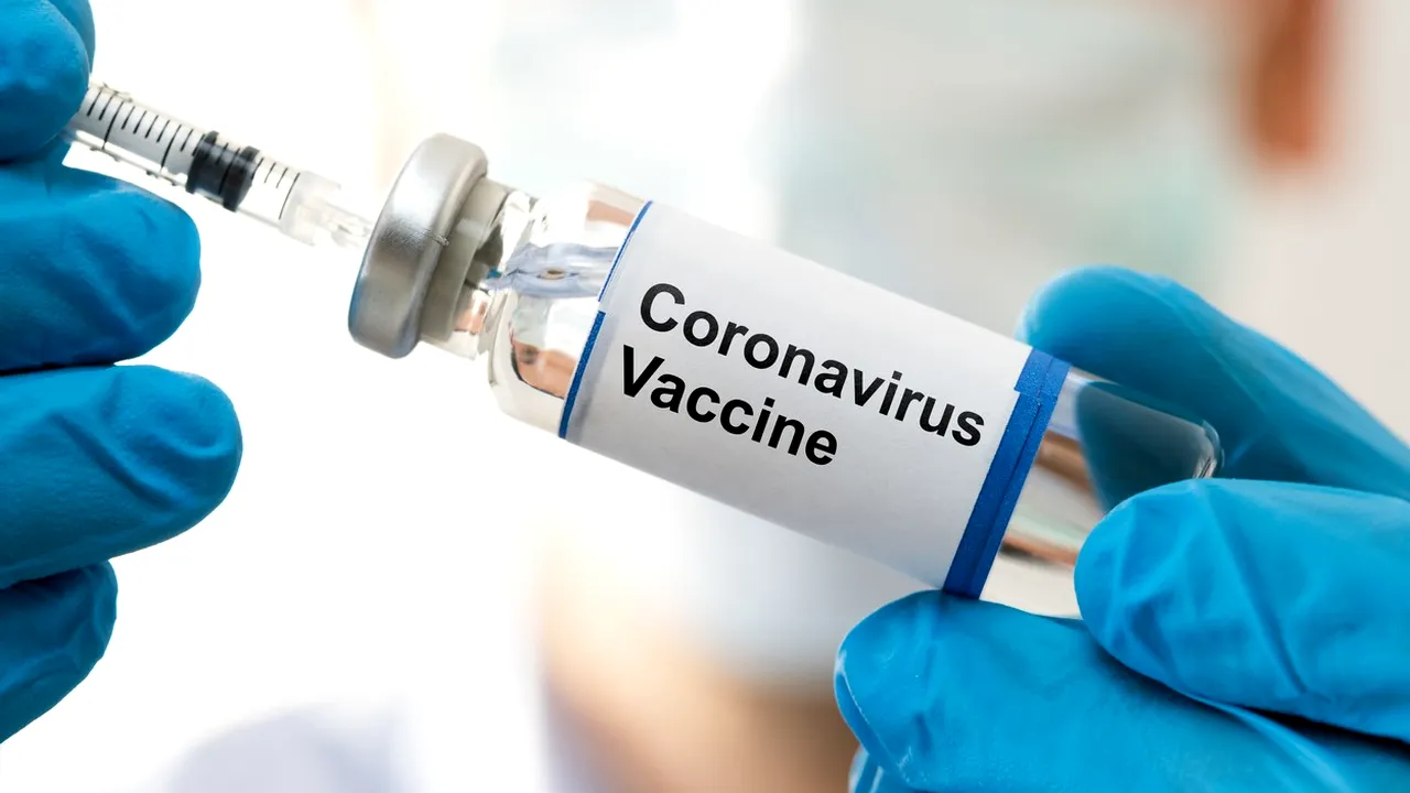 COVID-19: China vaccinează de peste o lună, medicii şi angajaţii de la punctele de frontieră