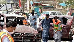 Explozia unei bombe într-o piaţă din Pakistan a UCIS 16 persoane. Explozibilul, plasat între sacii de legume