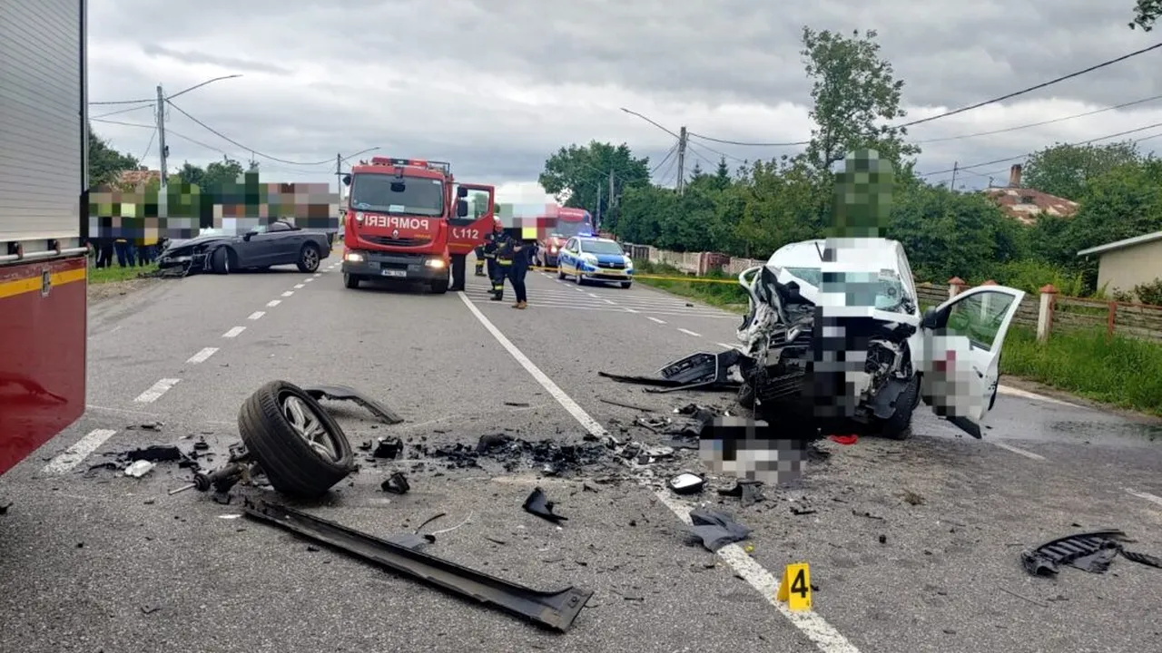 Neamț: O persoană încarcerată în urma unui accident între trei mașini