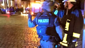 EXPLOZIE într-un restaurant din Germania: Cel puţin o persoană a murit, iar alte 11 au fost rănite. Primar: A fost provocată de o BOMBĂ. Autorităţile suspectează că este un act terorist -  GALERIE FOTO, VIDEO