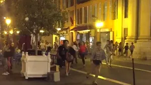 Aplicaţia lansată de Francois Hollande privind alertele teroriste nu a funcţionat - Le Figaro