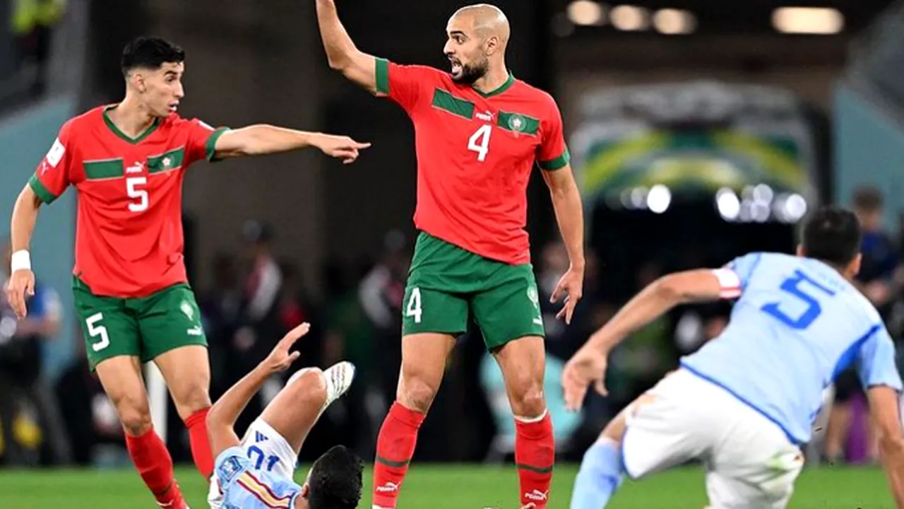Soyfan Amrabat vrea să semneze doar cu Manchester United