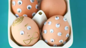 PAŞTE 2017: 20 de idei creative pentru vopsit şi ornat ouă