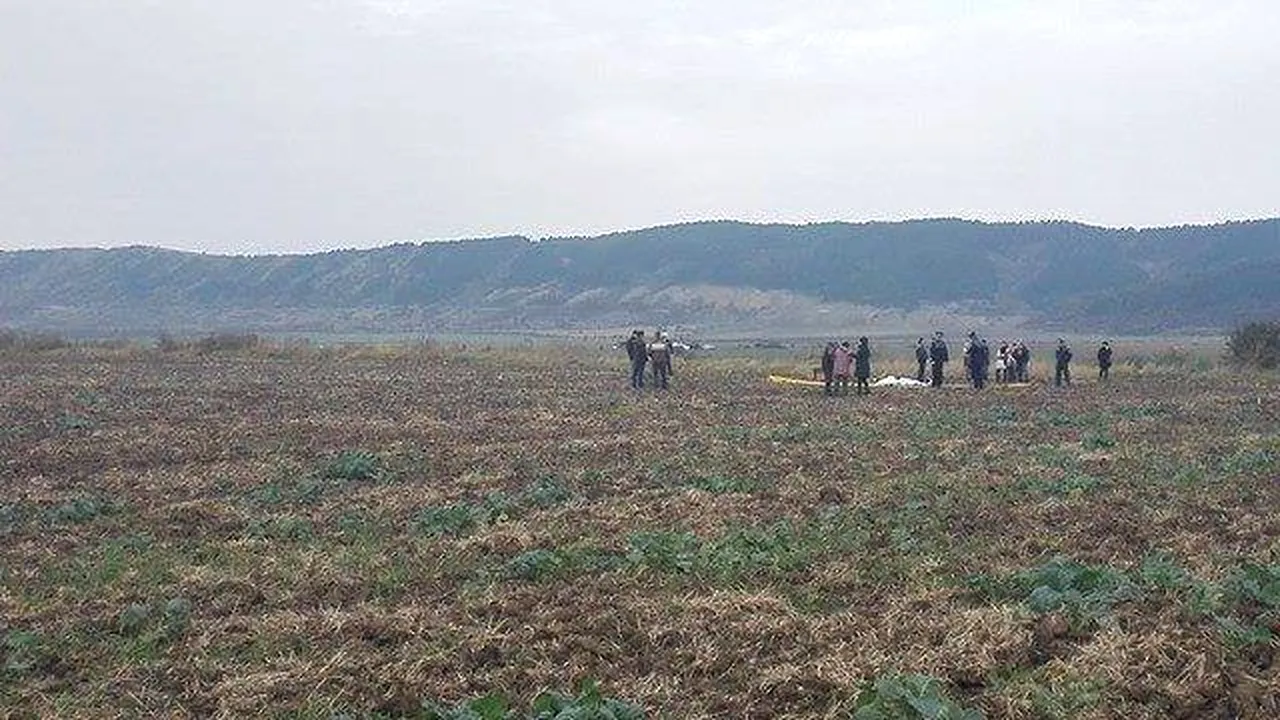 Un paraşutist în vârstă de 27 de ani a murit după ce a căzut de la 3.000 de metri. El avea 400 de salturi la activ - FOTO