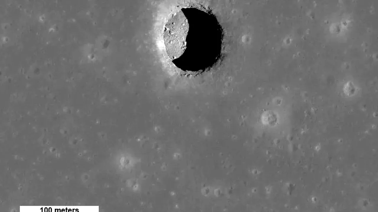 NASA descoperă o peşteră subterană pe Lună care ar putea deveni adăpost pentru astronauţi