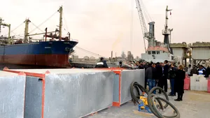 Tunisia evită la limită un dezastru ecologic după ce un petrolier s-a scufundat în largul coastelor sale