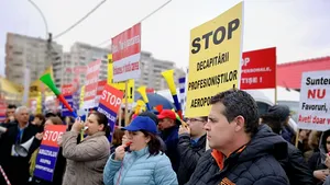 „Blocu’, Tişe şi parcarea, strălucesc în toată zarea”. Protest pe Aeroportul Cluj faţă de deciziile luate de Consiliul Judeţean | VIDEO