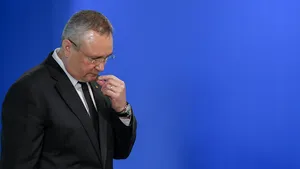 Ciucă spune că Guvernul va continua consultările cu sindicatele din educaţie