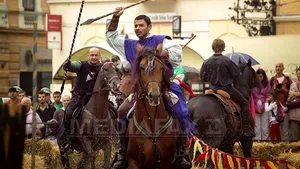 Mii de turişti, la Turnirul Cetăţilor din Piaţa Sfatului din Braşov - FOTO