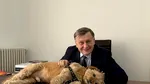 Antonescu le cere românilor să-i trimită poze cu animale de companie: ne oferă iubire necondiționată