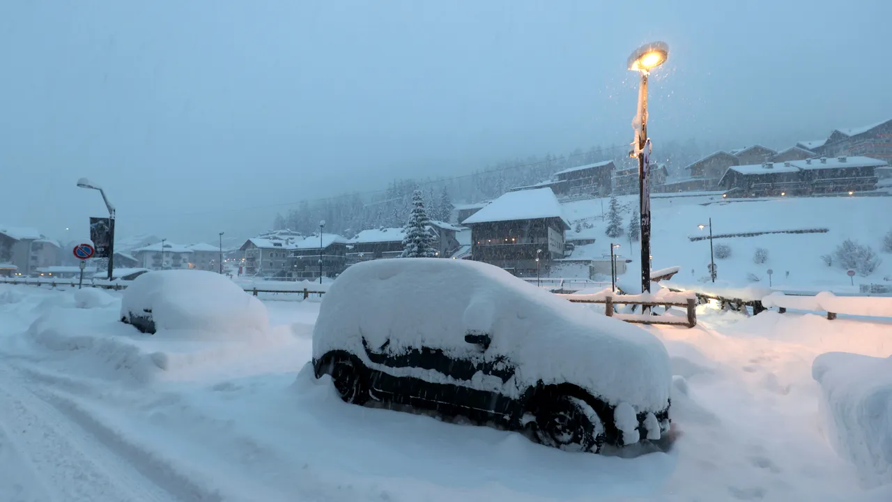 Alertă meteo ANM: Avertizare de ninsori, vânt şi polei, în aproape toată ţara