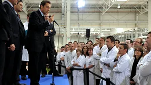 Înălţimea, criteriul după care a fost aleasă o angajată pentru vizita lui Nicolas Sarkozy