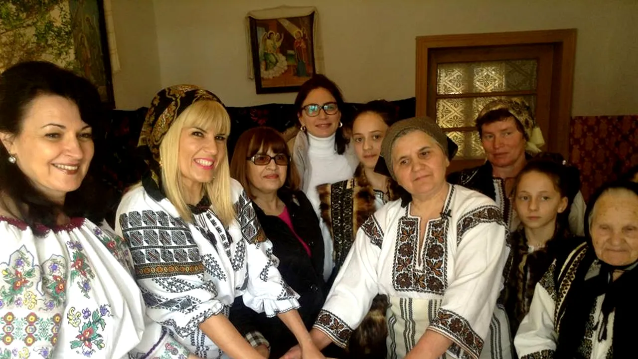 Udrea a postat pe Facebook fotografii frământând aluat - FOTO
