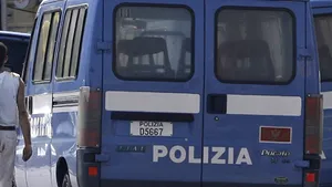 Neapole: Ciocniri între forţele de poliţie şi zeci de imigranţi africani