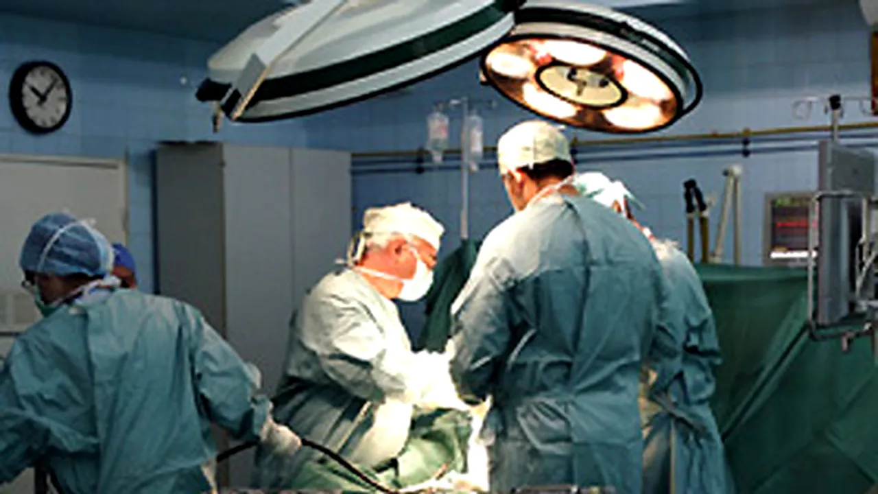 Arad: Pacient cu formă avansată de cancer pulmonar, beneficiar al unei intervenţii prin crioterapie