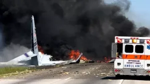 FOTO Accident aviatic la peste 2.000 de metri. Piloţii şi pasagerii au murit
