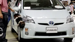 Popularitatea automobilului hibrid anunţă o criză mondială a metalelor rare