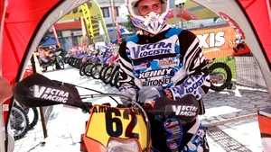În ciuda unor noi probleme tehnice, Emanuel Gyenes a urcat două locuri în clasament la Raliul Dakar 