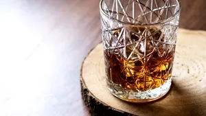 Decizie drastică: Cel mai mare producător de whisky oprește producția