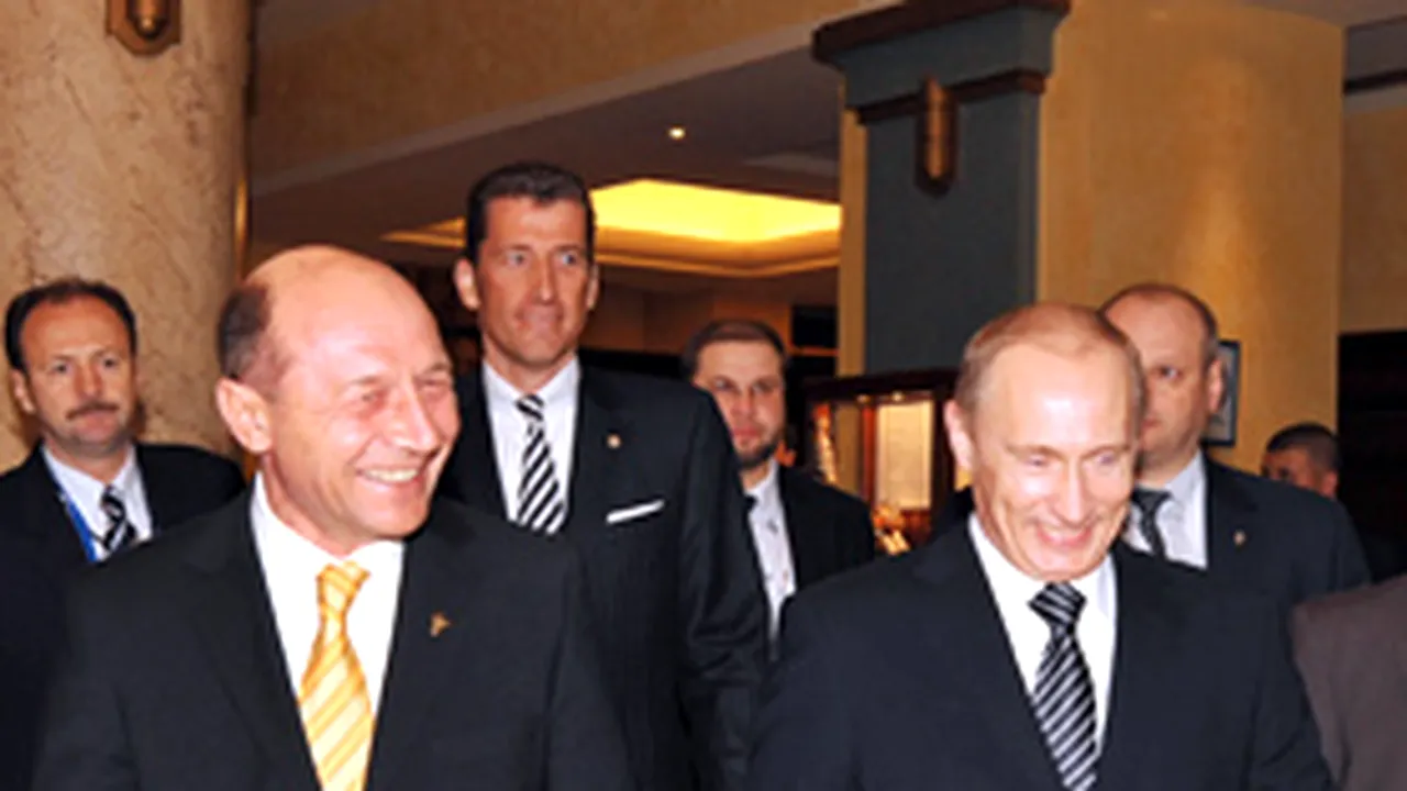 Băsescu i-a mulţumit lui Putin pentru participarea la summit